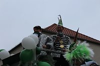 Bild: N&auml;rrinnen und Narren trotzen Wetter (1)