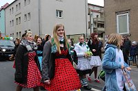 Bild: N&auml;rrinnen und Narren trotzen Wetter (1)