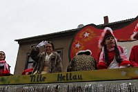 Bild: N&auml;rrinnen und Narren trotzen Wetter (1)