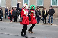 Bild: N&auml;rrinnen und Narren trotzen Wetter (1)