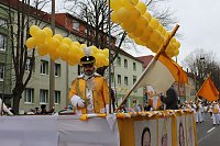Bild: N&auml;rrinnen und Narren trotzen Wetter (1)