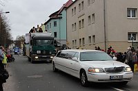 Bild: N&auml;rrinnen und Narren trotzen Wetter (1)