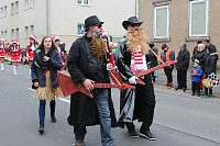 Bild: N&auml;rrinnen und Narren trotzen Wetter (1)