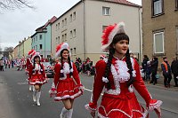 Bild: N&auml;rrinnen und Narren trotzen Wetter (1)