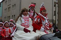 Bild: N&auml;rrinnen und Narren trotzen Wetter (1)