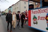 Bild: N&auml;rrinnen und Narren trotzen Wetter (1)