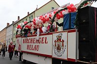 Bild: N&auml;rrinnen und Narren trotzen Wetter (2)