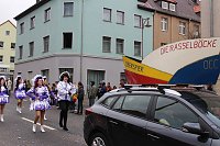 Bild: N&auml;rrinnen und Narren trotzen Wetter (2)