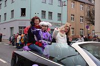 Bild: N&auml;rrinnen und Narren trotzen Wetter (2)