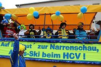 Bild: N&auml;rrinnen und Narren trotzen Wetter (2)