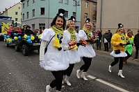 Bild: N&auml;rrinnen und Narren trotzen Wetter (2)