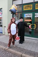 Bild: N&auml;rrinnen und Narren trotzen Wetter (2)
