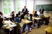 Bild: Minister Tiefensee besuchte Hochschule