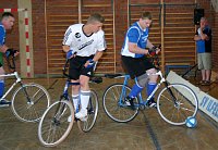 Die Nerven haben dem Ilfelder Radball-Duo Toni Fiebig/Toni Krause am Ende einen Strich durch die Rechnung gemacht. Bild: Die Nerven haben dem Ilfelder Radball-Duo Toni Fiebig/Toni Krause am Ende einen Strich durch die Rechnung gemacht.