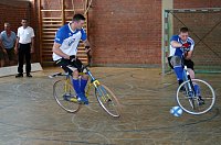 Die Nerven haben dem Ilfelder Radball-Duo Toni Fiebig/Toni Krause am Ende einen Strich durch die Rechnung gemacht. Bild: Die Nerven haben dem Ilfelder Radball-Duo Toni Fiebig/Toni Krause am Ende einen Strich durch die Rechnung gemacht.