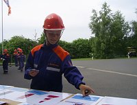 wölf Kinder aus den Jugendfeuerwehren Bleicherode, Kleinwerther und Kleinfurra-Rüxleben legten ihr Leistungsabzeichen der Thüringer Jugendfeuerwehr für die Altersklasse 6-9 Jahre in Gold" auf dem Gelände der Freiwilligen Feuerwehr Bleicherode ab, um zu zeigen, was sie im letzten dreiviertel Jahr so alles dazugelernt hatten. Bild: wölf Kinder aus den Jugendfeuerwehren Bleicherode, Kleinwerther und Kleinfurra-Rüxleben legten ihr Leistungsabzeichen der Thüringer Jugendfeuerwehr für die Altersklasse 6-9 Jahre in Gold" auf dem Gelände der Freiwilligen Feuerwehr Bleicherode ab, um zu zeigen, was sie im letzten dreiviertel Jahr so alles dazugelernt hatten.
