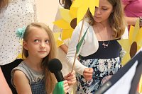 Bild: "Ein Freund unserer Stadt und ihrer Kinder" - der Musiker Rolf Zuckowski durfte sich heute in das goldene Buch der Stadt eintragen