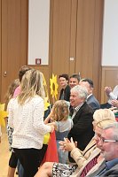 Bild: "Ein Freund unserer Stadt und ihrer Kinder" - der Musiker Rolf Zuckowski durfte sich heute in das goldene Buch der Stadt eintragen