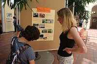 Bild: Fotoausstellung im Atrium der Petersbergschule