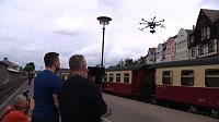 Bild: Model-Sonderzug auf dem Gleis der Harzer-Schmalspurbahn
