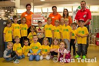 Bild: Toom Baumarkt &uuml;berreichte Schecks an Nordh&auml;user Kinderg&auml;rten