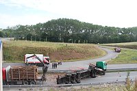 Bild: Verungl&uuml;ckter Holzlaster bei Nordhausen