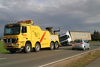 Bild: Abgerutschter LKW bei Wipperdorf
