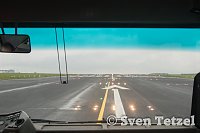 Bild: Auf dem Flughafen unterwegs