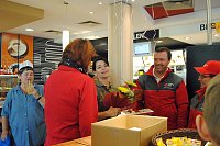 Bild: DRK Sanit&auml;tsgruppe zu Gast im Mc Donalds Restaurant Nordhausen