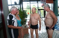 Bild: Gro&szlig;er Andrang heute Vormittag beim Seniorenschwimmen
