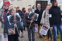 Bild: Tiersch&uuml;tzer protestieren gegen Zirkus mit Wildtieren