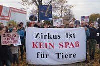 Bild: Tiersch&uuml;tzer protestieren gegen Zirkus mit Wildtieren