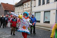 Bild: Ellricher Narren st&uuml;rmen das Rathaus