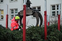 Bild: Auf dem Nordh&auml;user Rathausplatz laufen die Vorbereitungen f&uuml;r die Festtage