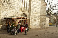 Bild: Vorbereitungen f&uuml;r den Handwerkermarkt vor der Blasii-Kirche