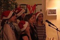 Bild: Volles Haus - der Weihnachtsbasar der Petersbergschule lockte jede Menge Besucher