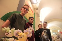 Bild: Volles Haus - der Weihnachtsbasar der Petersbergschule lockte jede Menge Besucher