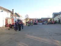 Bild: Jugendfeuerwehrleute bei der Ausbildung