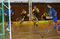 Bild: Nordhausen verteilte Geschenke und Ilfeld errang den ersten Sieg - 2. Spieltag in der Radball Oberliga