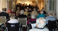 Bild: M&auml;nnerchor zu Gast im Sonnenhof