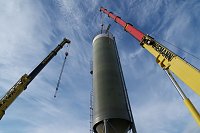 Bild: Der Versuch, ein Silo zu demontieren