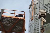 Bild: Der Versuch, ein Silo zu demontieren