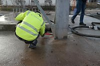 Bild: Der Versuch, ein Silo zu demontieren