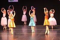 Bild: Tanzstudio Radeva &ouml;ffnet das dritte Adventst&uuml;rchen
