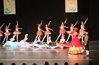 Bild: Tanzstudio Radeva &ouml;ffnet das dritte Adventst&uuml;rchen