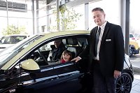 Bild: Staudenmayers Schulranzentag im Autohaus Peter