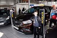 Bild: Staudenmayers Schulranzentag im Autohaus Peter