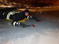 Bild: Auf's Glatteis gef&uuml;hrt - Feuerwehr Neustadt probte den Ernstfall