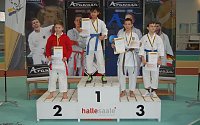 Bild: Pokale f&uuml;r Nordh&auml;user Karatekas