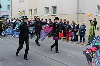 Bild: N&auml;rrinnen und Narren ziehen durch die Stadt (2)